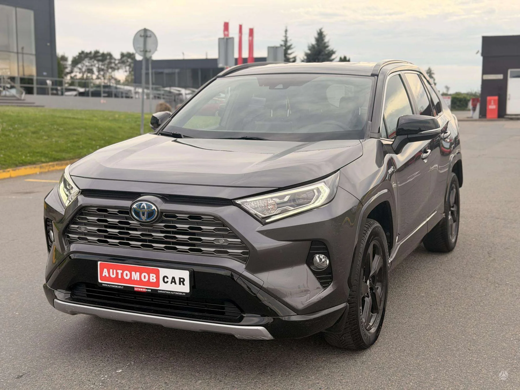 AutomobCar skelbimo Toyota RAV4 išorės nuotrauka